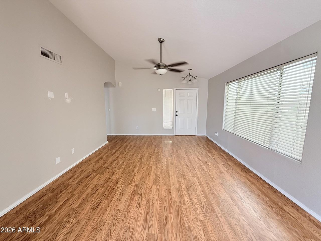 1225 E Angela Dr - Photo 4 of 28