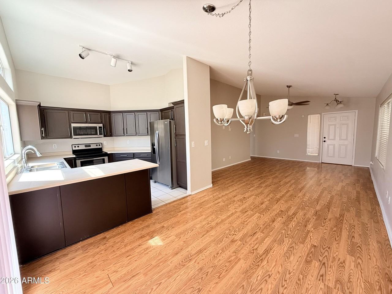 1225 E Angela Dr - Photo 5 of 28