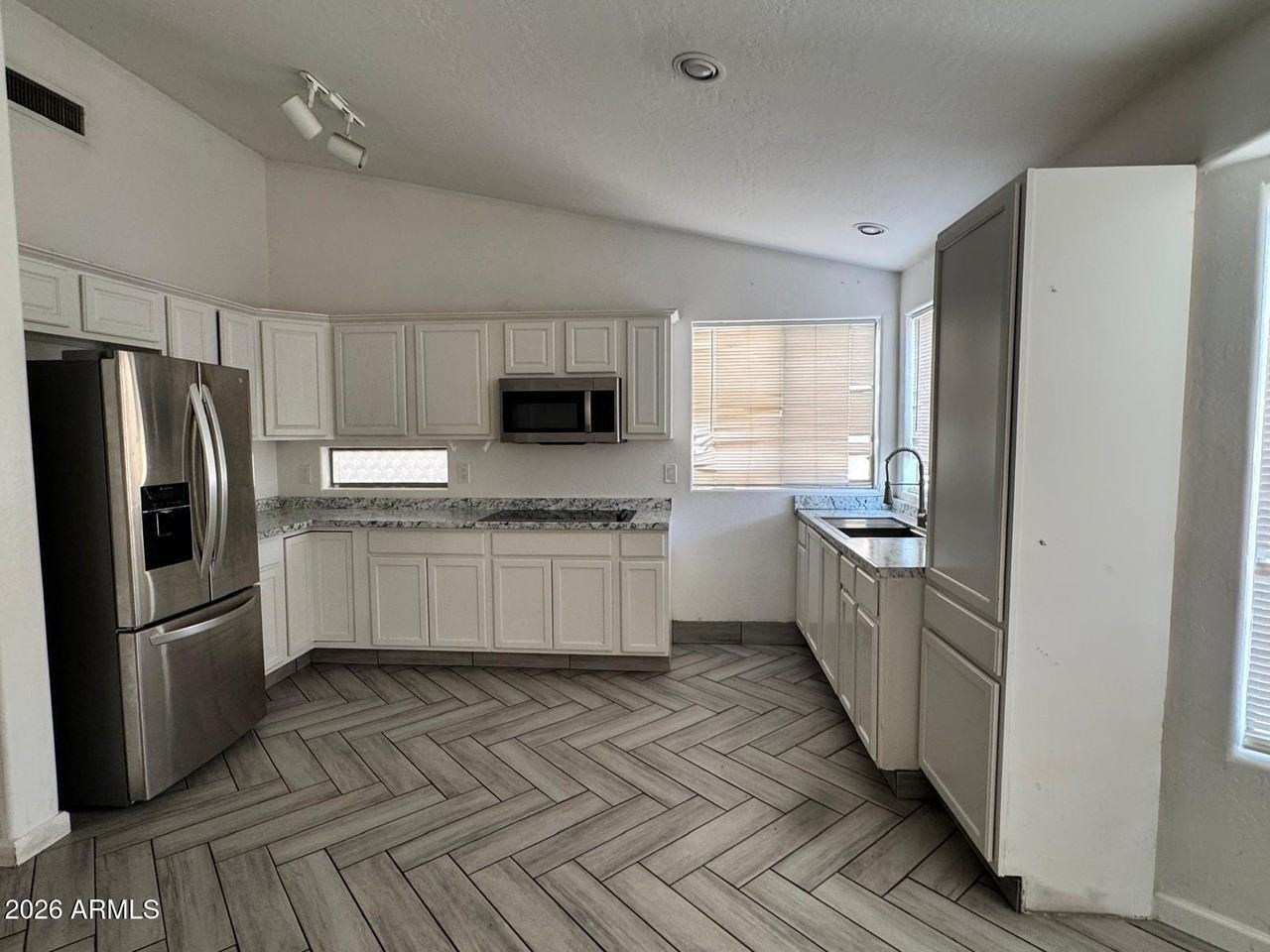 8537 W Virginia Ave - Photo 5 of 8