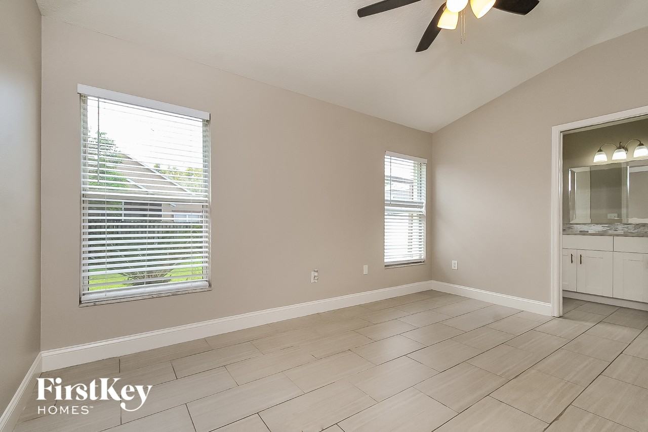 29234 Yarrow Dr - Photo 7 of 15