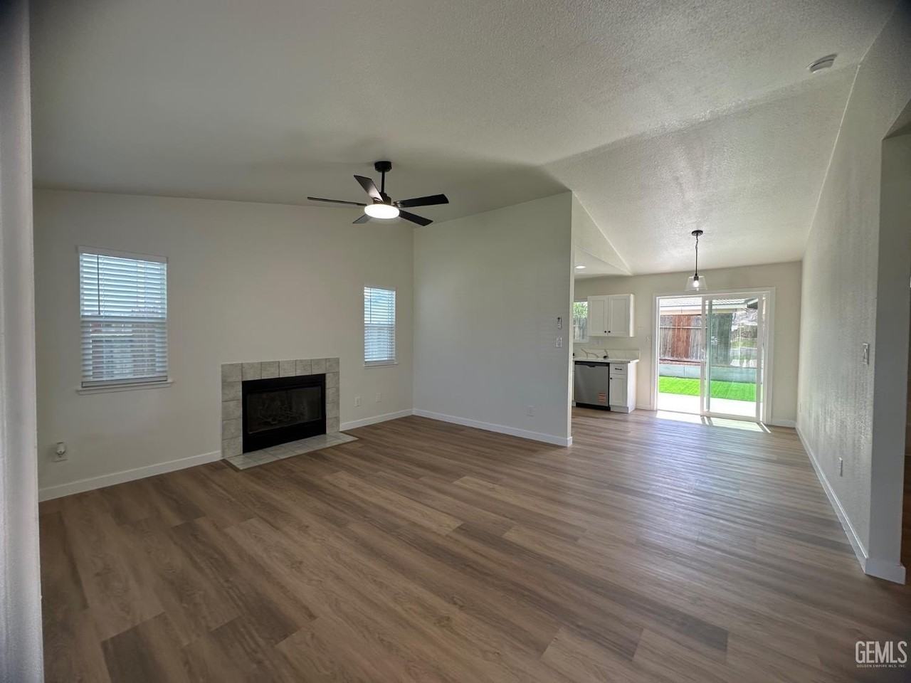 4401 Cyclone Dr - Photo 3 of 29