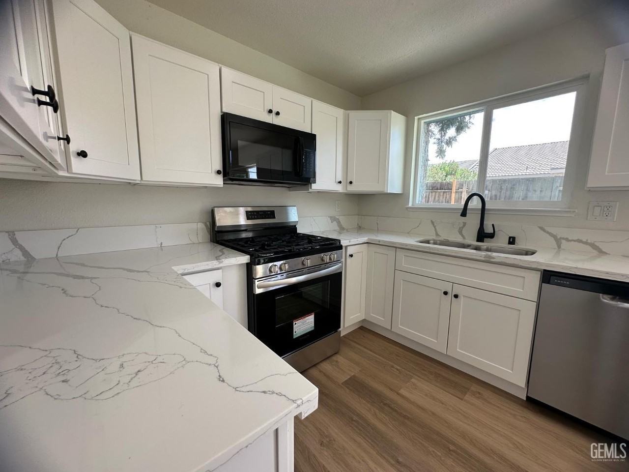 4401 Cyclone Dr - Photo 7 of 29