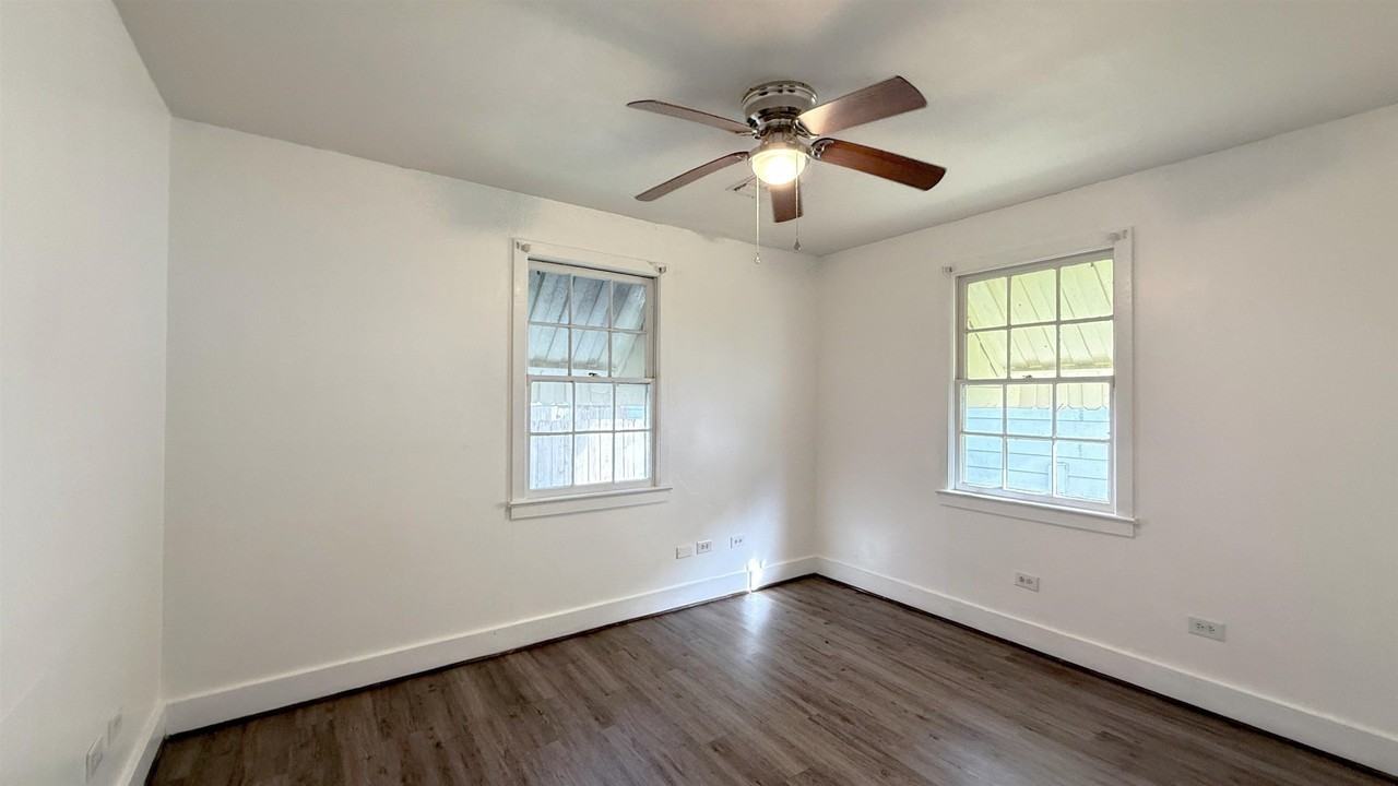 817 Narrow St - Photo 5 of 6