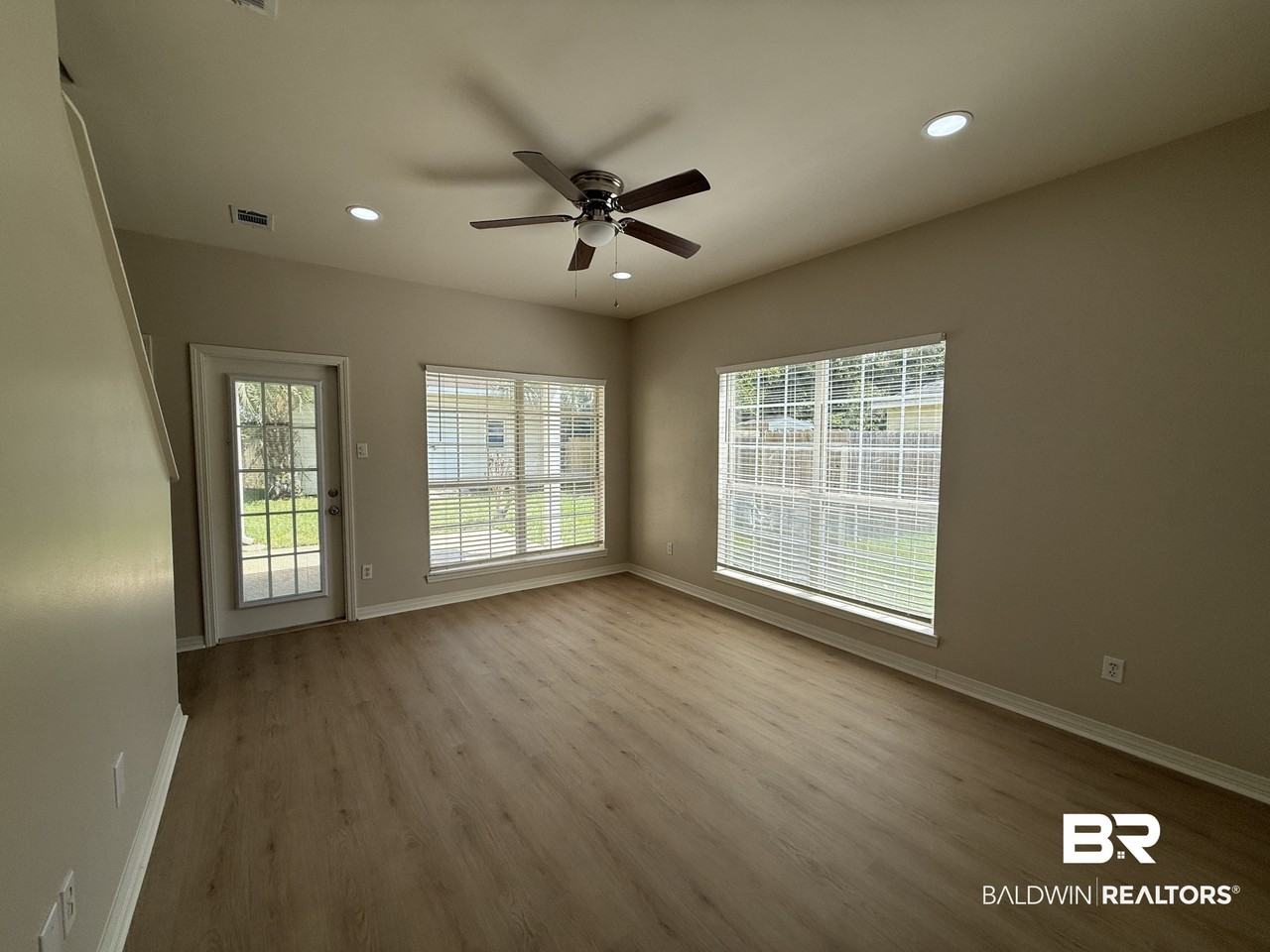7556 Audubon Dr - Photo 2 of 24