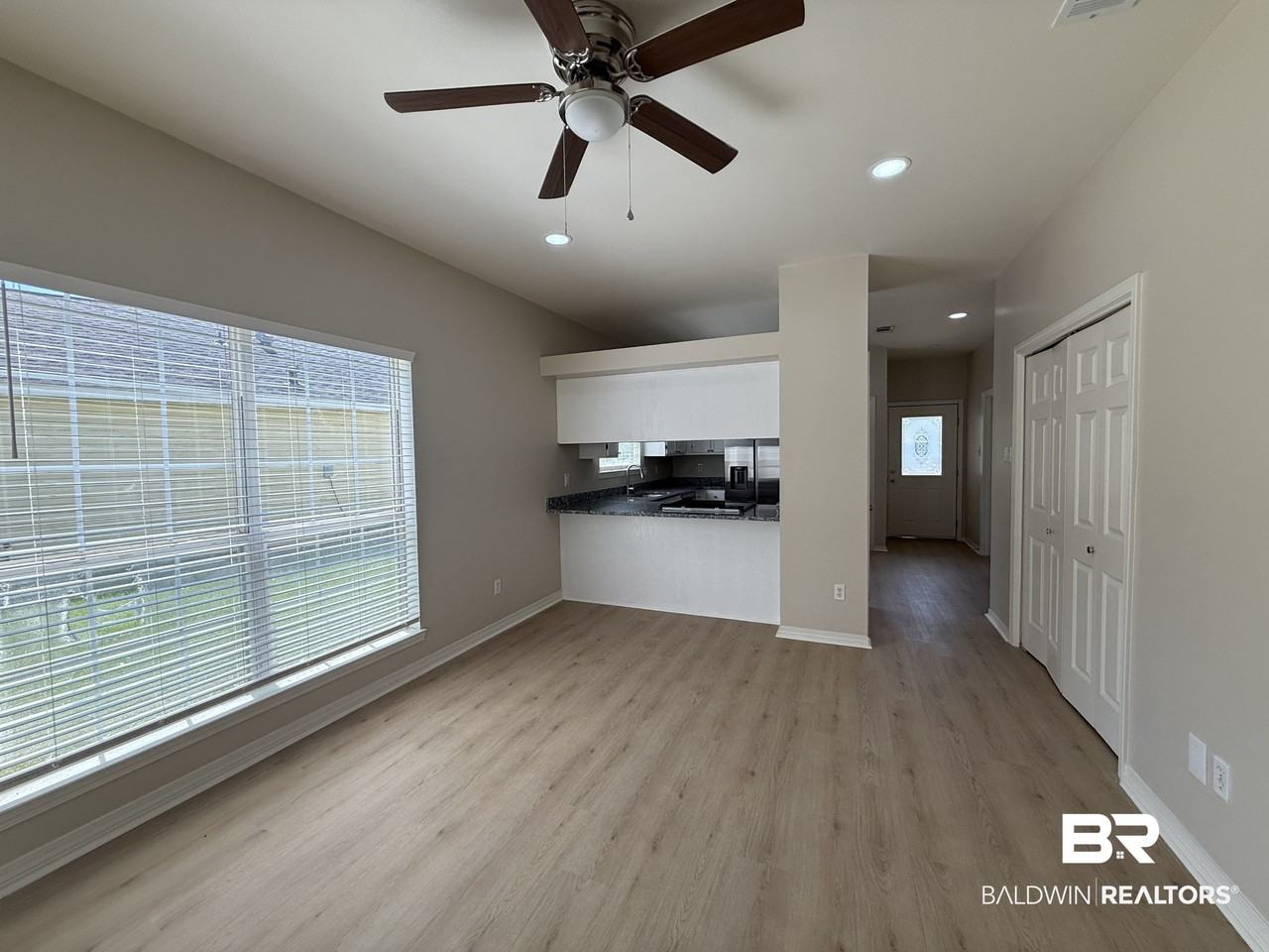 7556 Audubon Dr - Photo 3 of 24