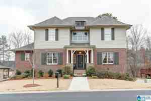 featured image of 2302 Southampton Dr