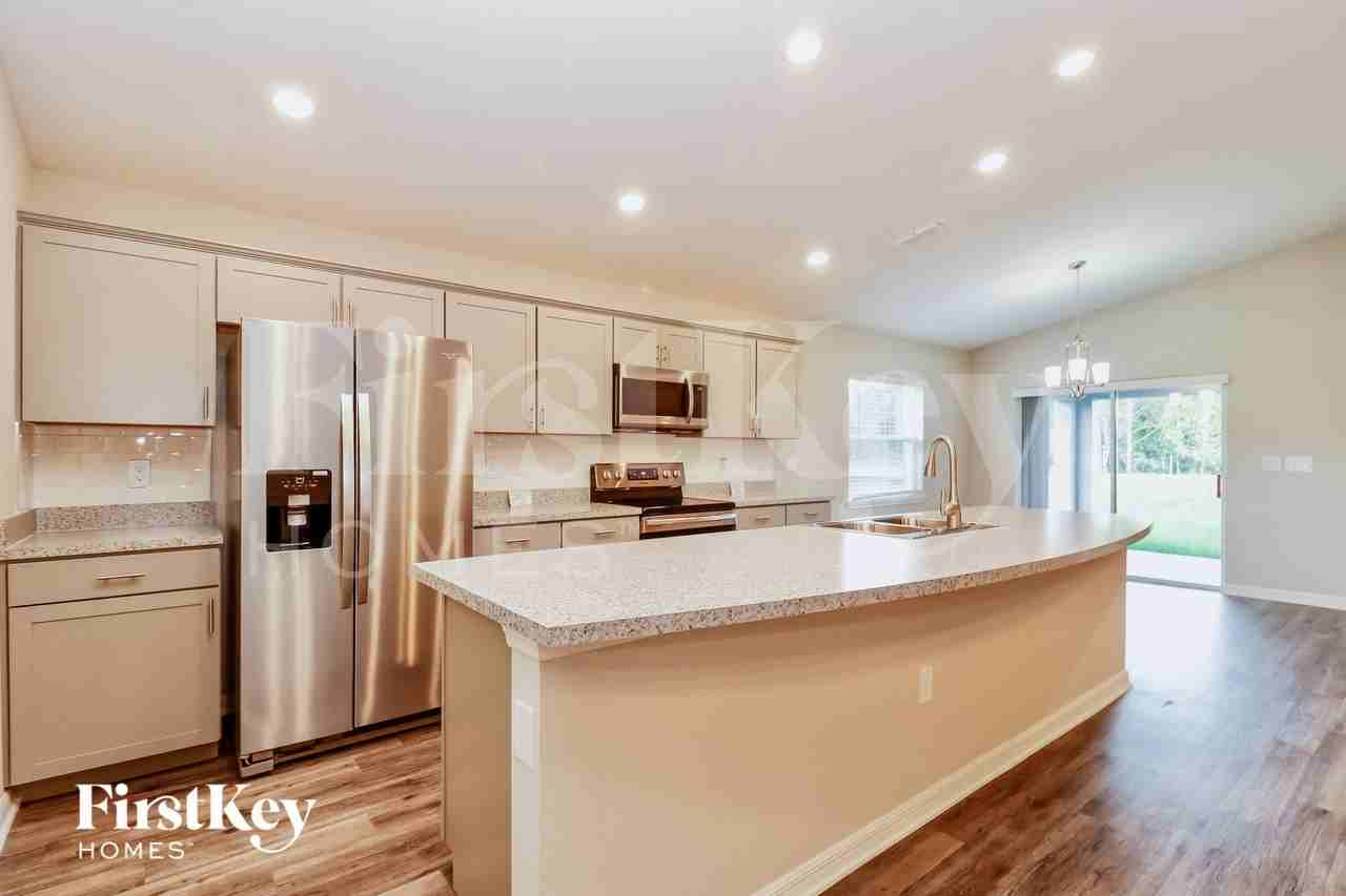 6778 Hanworth Ln - Photo 4 of 16