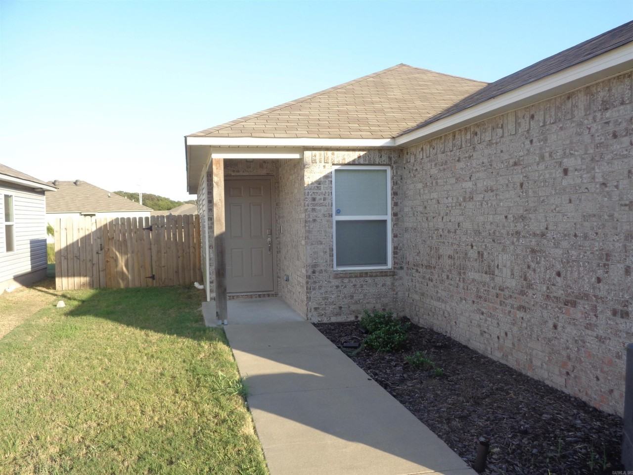 1804 Peony St - Photo 2 of 6