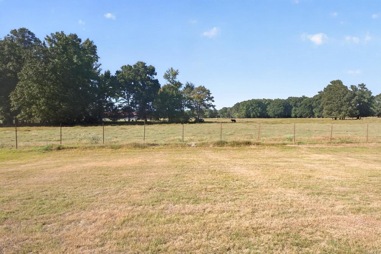 470 Moonlight Graham Blvd - Photo 4 of 32