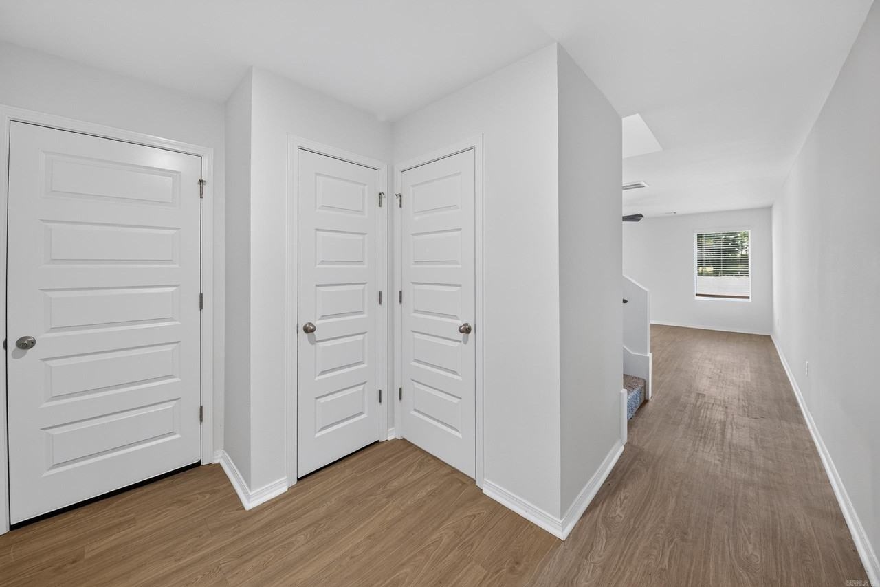 470 Moonlight Graham Blvd - Photo 5 of 32