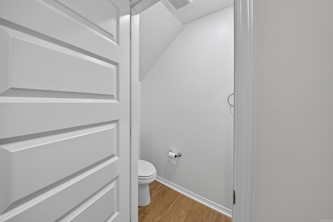 470 Moonlight Graham Blvd - Photo 6 of 32