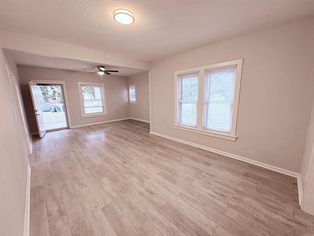1910 Washington Ave - Photo 3 of 16