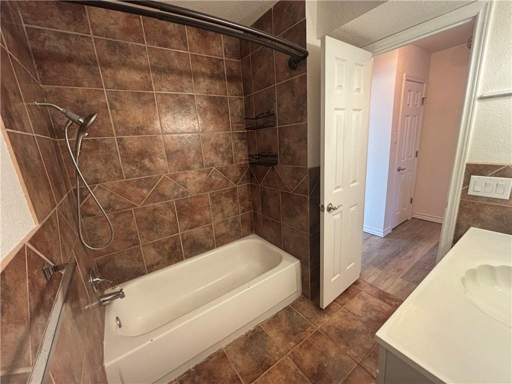 4141 Whiteley Dr #203 - Photo 4 of 21