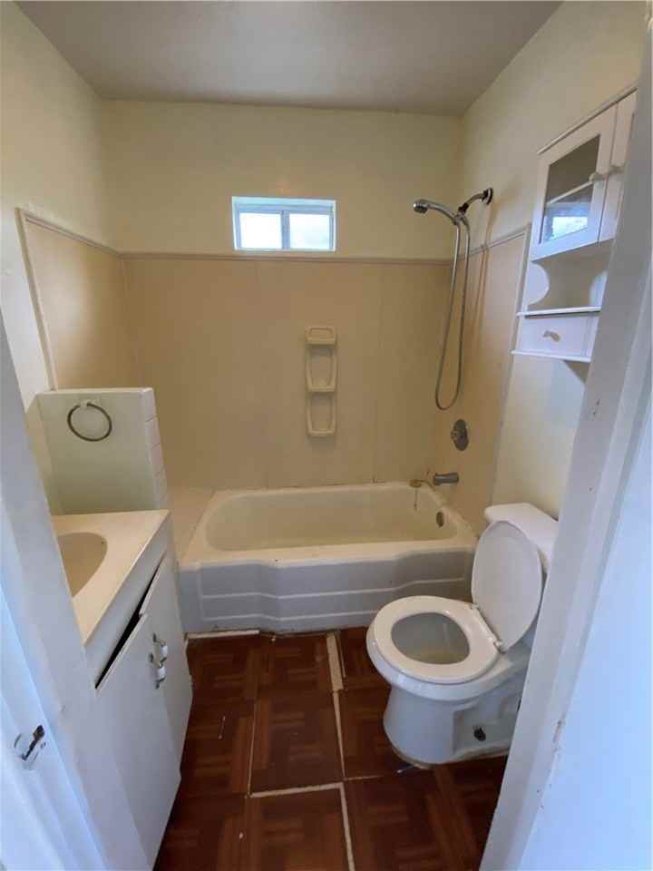 1224 6th St #1 - Photo 5 of 6