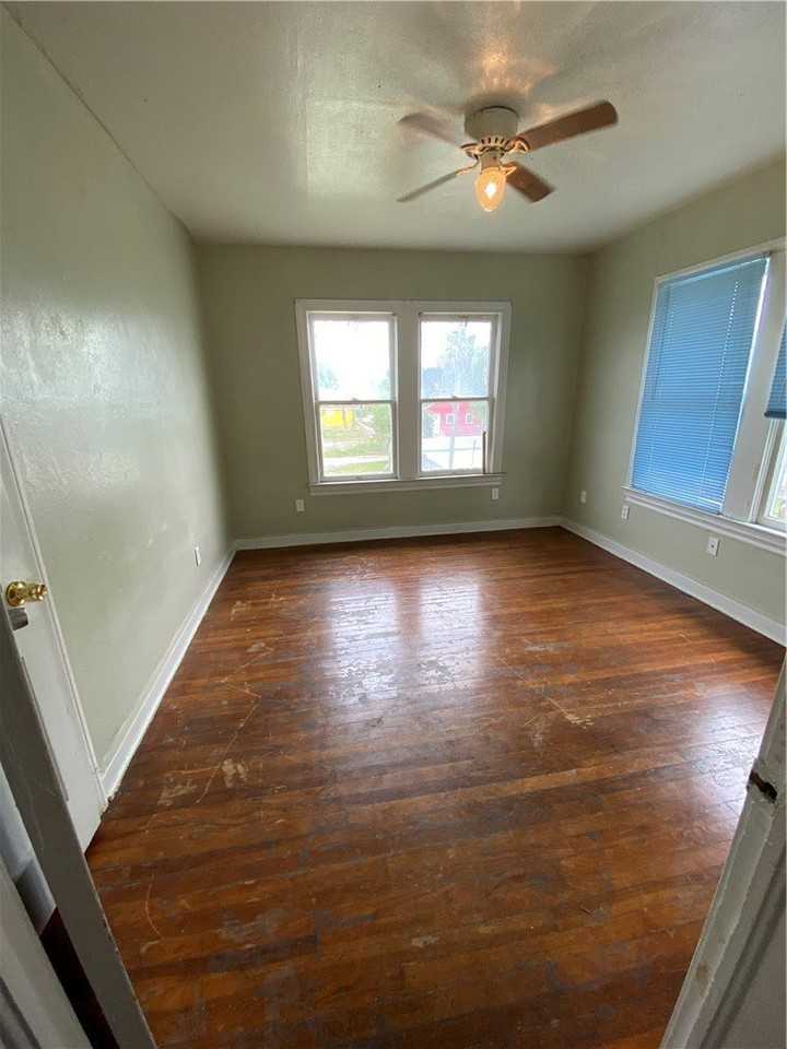 1224 6th St #1 - Photo 6 of 6
