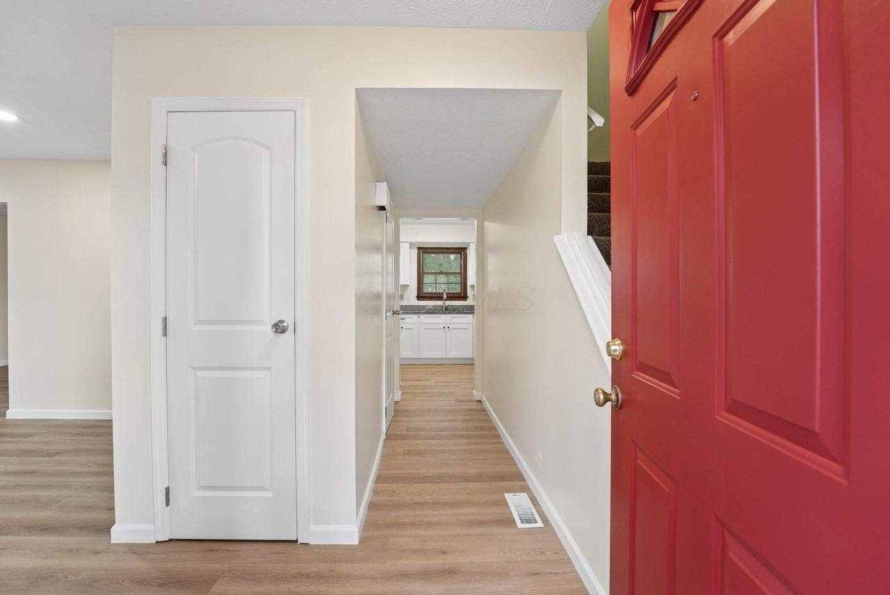 2790 Bramblebush Ct - Photo 6 of 27