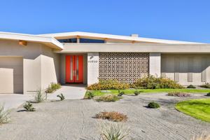featured image of 42920 Caballeros Dr
