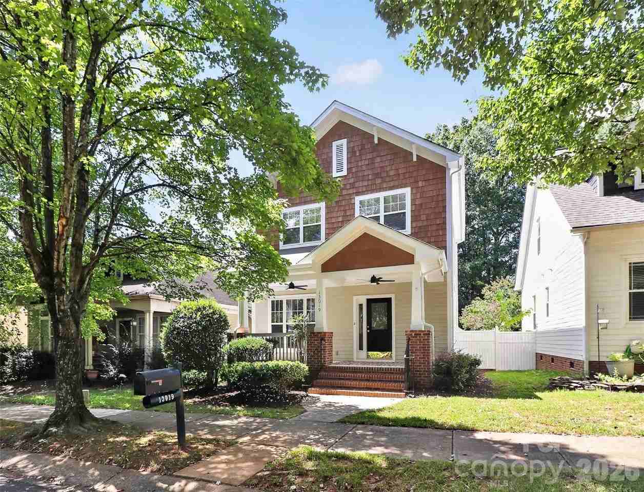 13019 W Douglas Park Dr - Photo 4 of 41