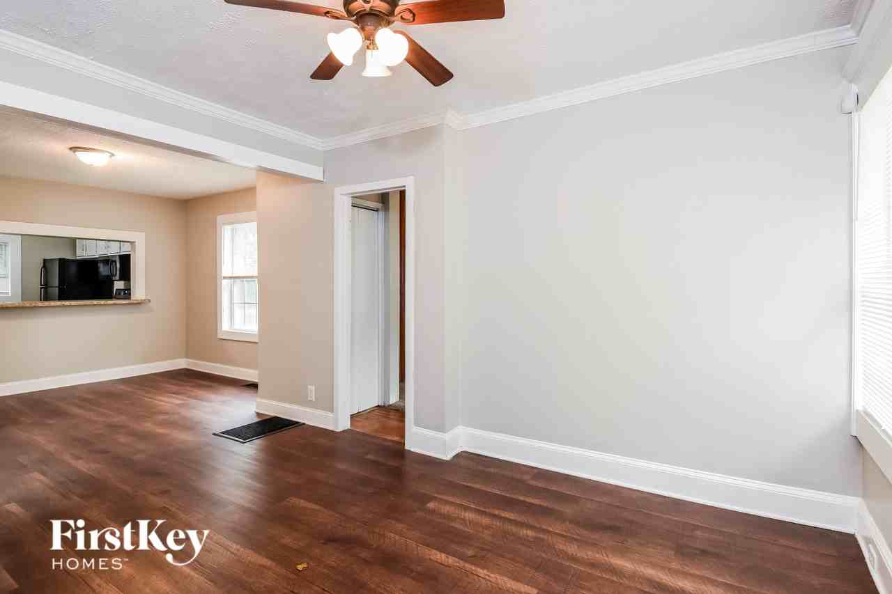 1583 Pineview Ter Sw - Photo 3 of 15