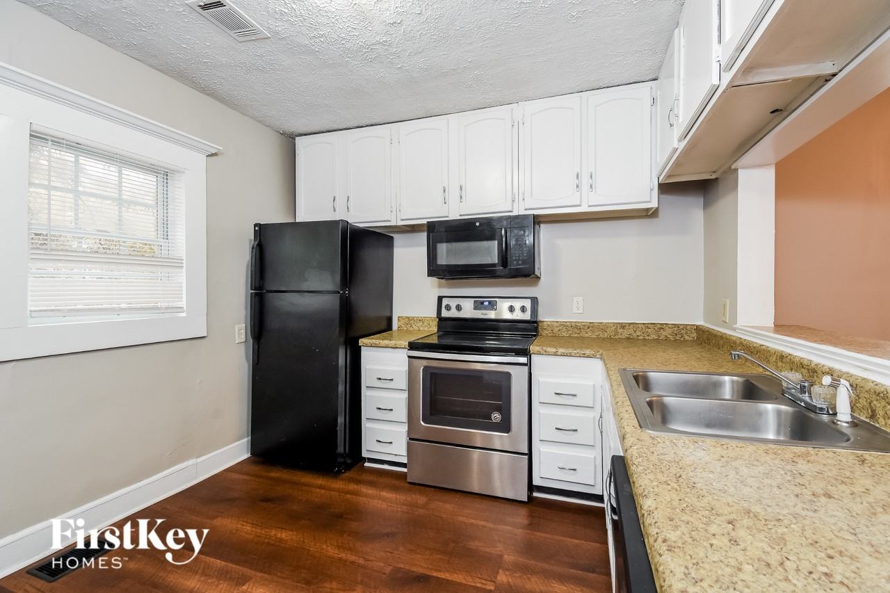 1583 Pineview Ter Sw - Photo 6 of 15