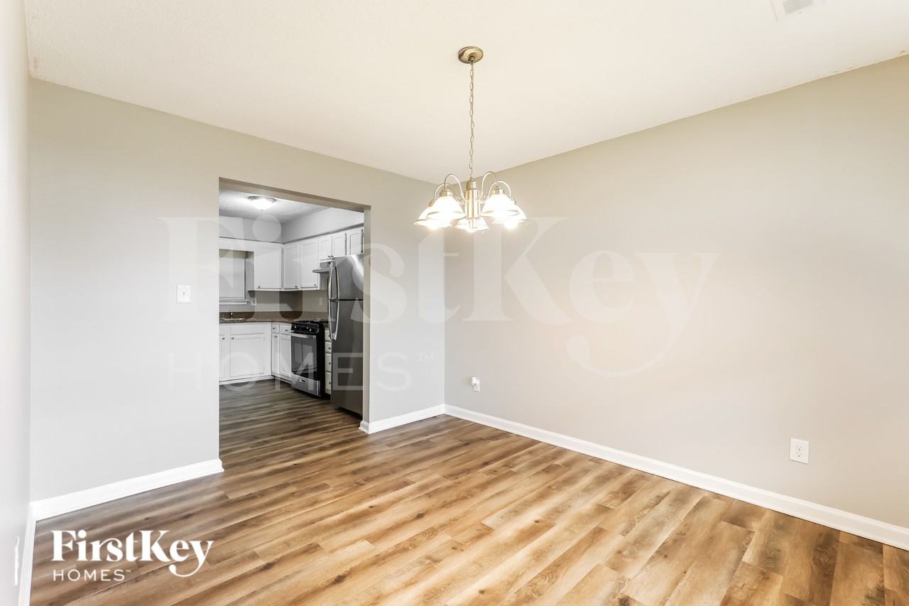 1129 Briar Cove Ct - Photo 4 of 16