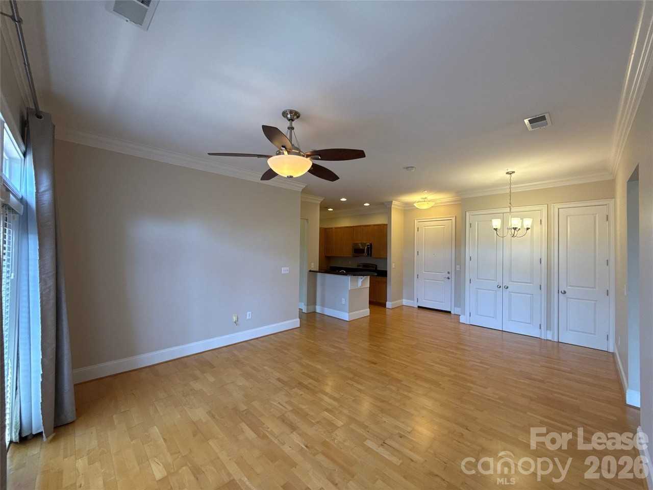 2988 Selwyn Ave - Photo 3 of 14