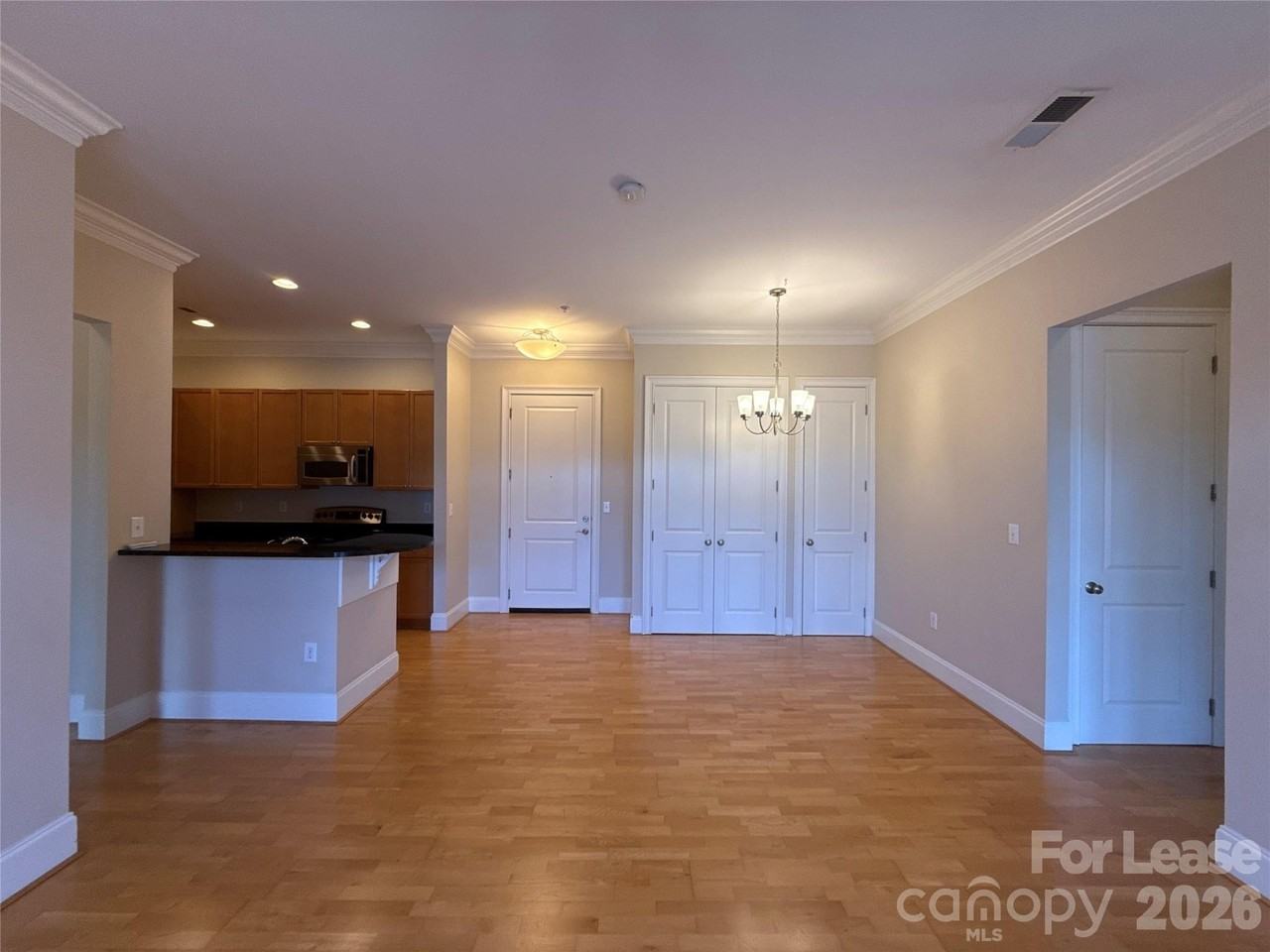 2988 Selwyn Ave - Photo 4 of 14
