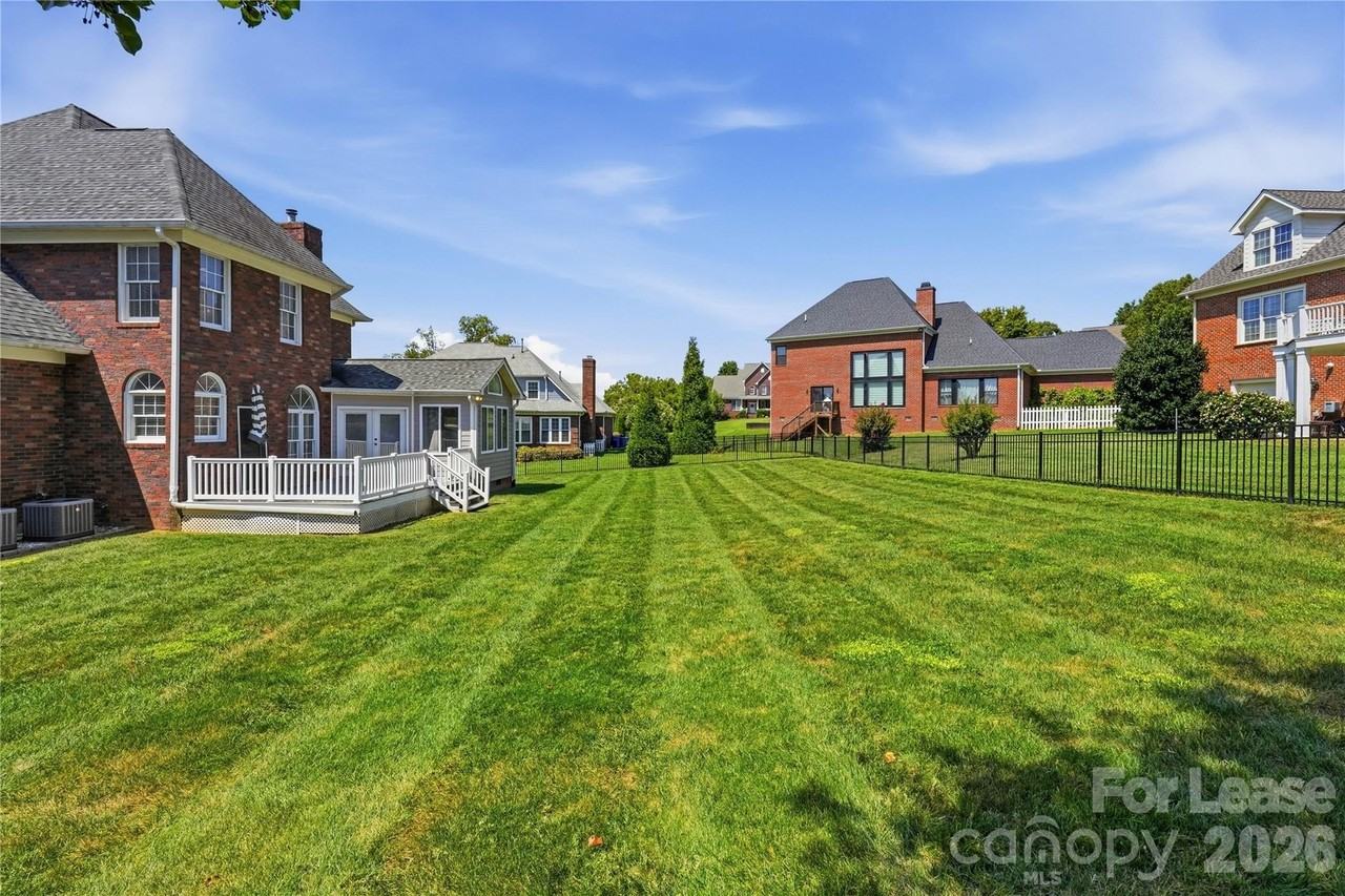 182 E Tattersall Dr - Photo 3 of 41