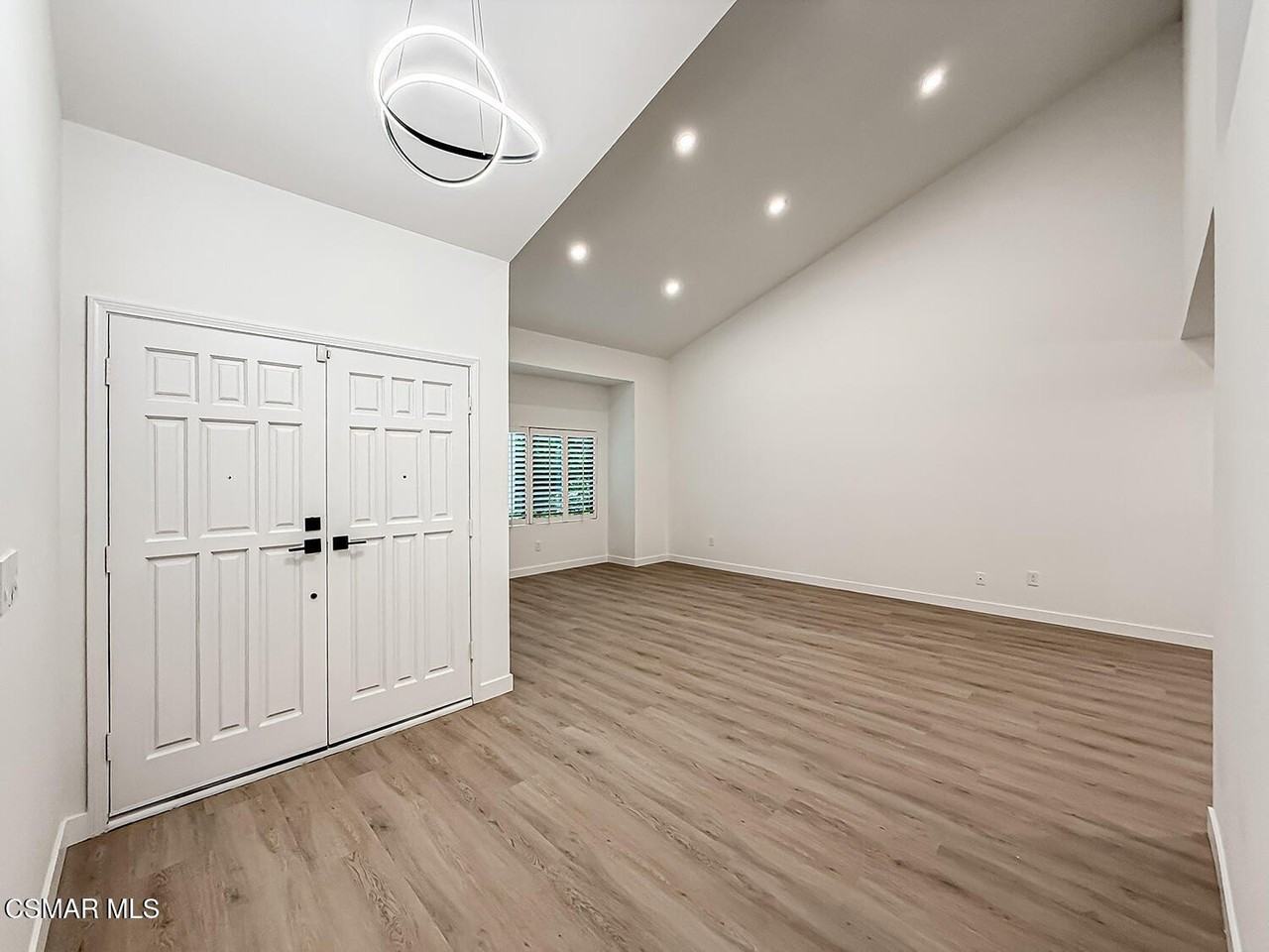 29820 Rainbow Crest Dr - Photo 2 of 4