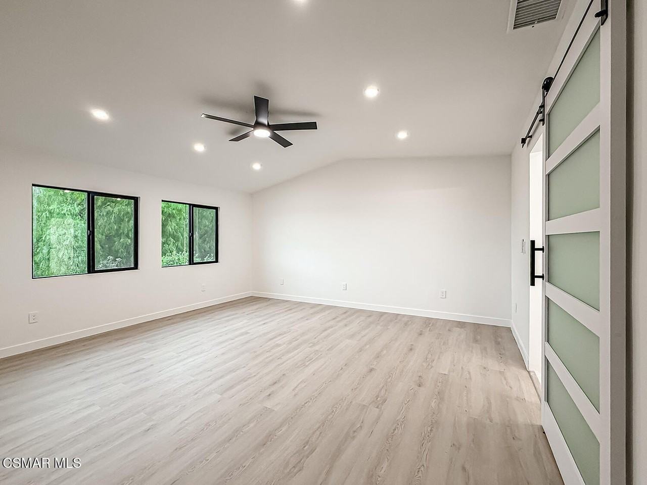 29820 Rainbow Crest Dr - Photo 4 of 4