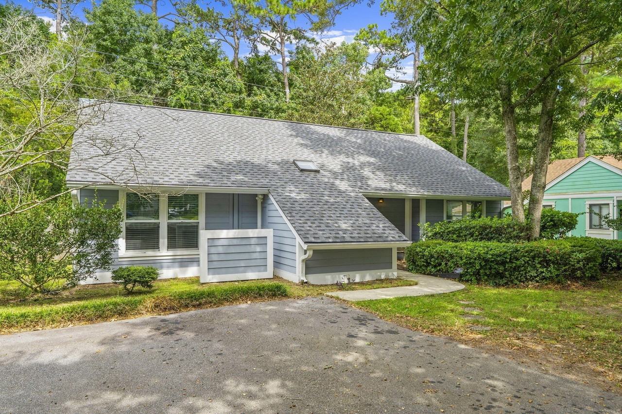 1124 Honeysuckle Ct