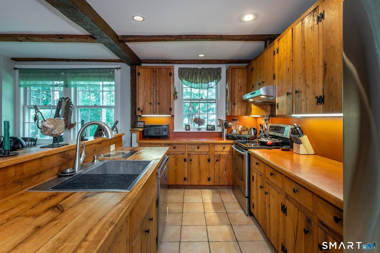 48 Old Middle St #1 - Photo 7 of 31