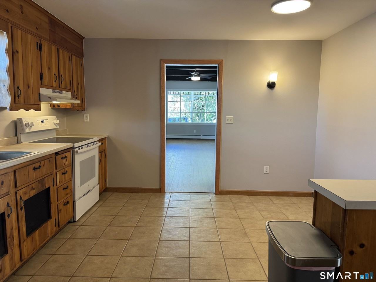 156 Fair St #1 - Photo 3 of 11