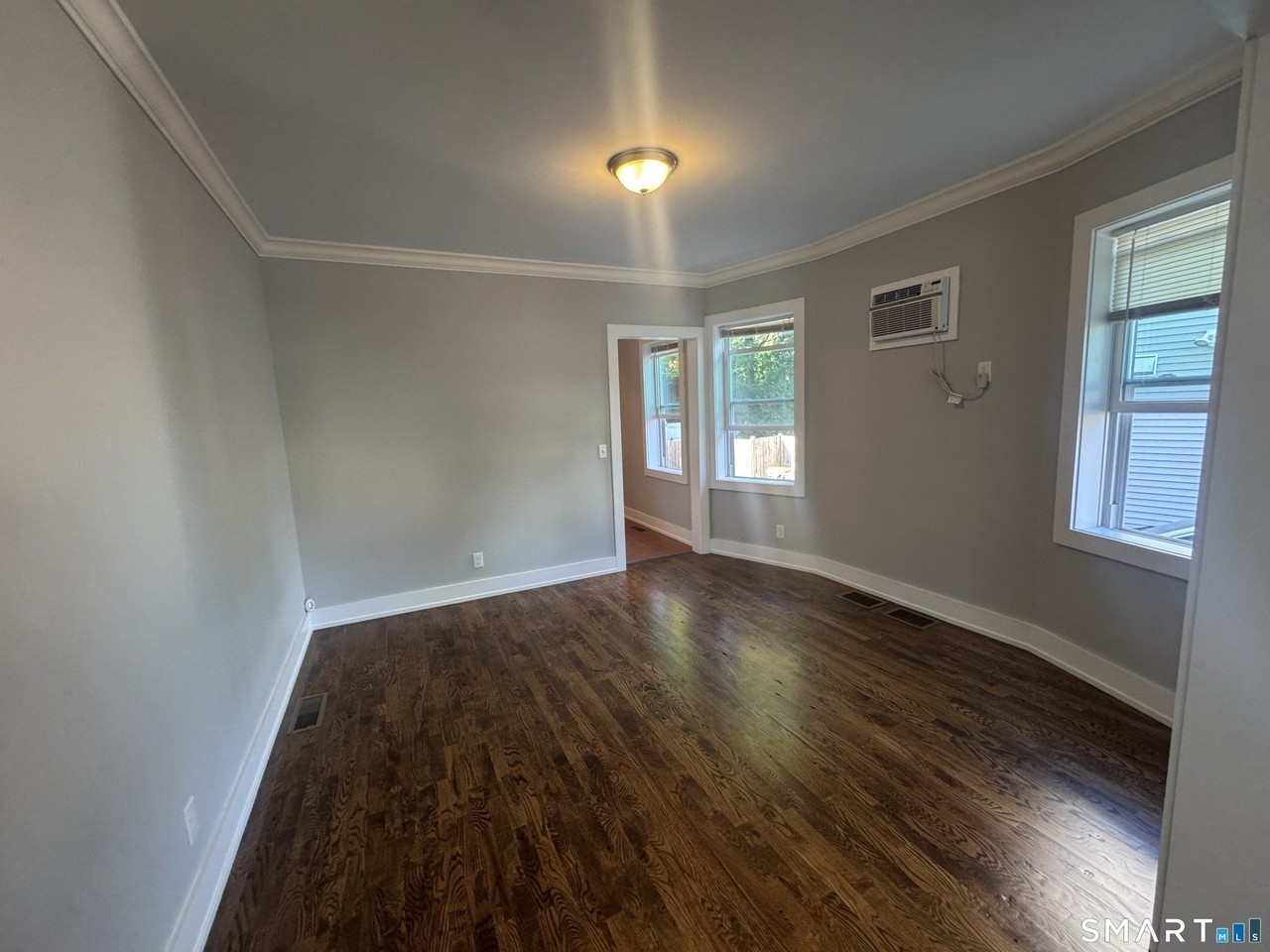 28 Jackson St - Photo 7 of 25