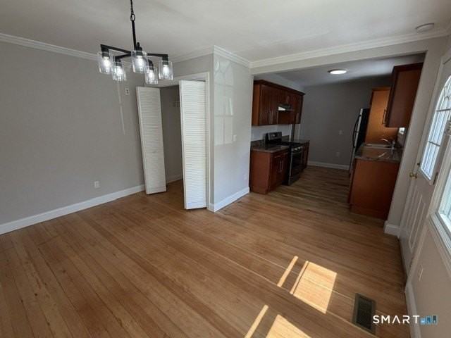 54 Oak Ave #1 - Photo 3 of 19