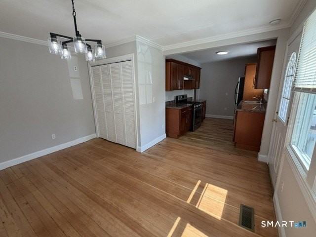 54 Oak Ave #1 - Photo 4 of 19