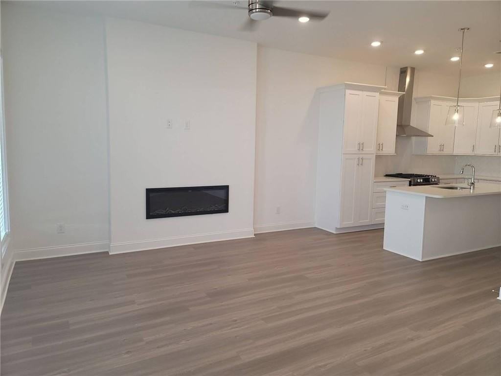 121 Pearl St - Photo 2 of 10
