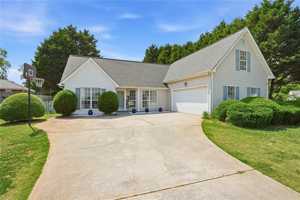 featured image of 35 Shenandoah Dr