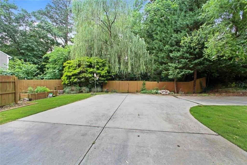 1030 Whitfield Ct Se - Photo 3 of 30