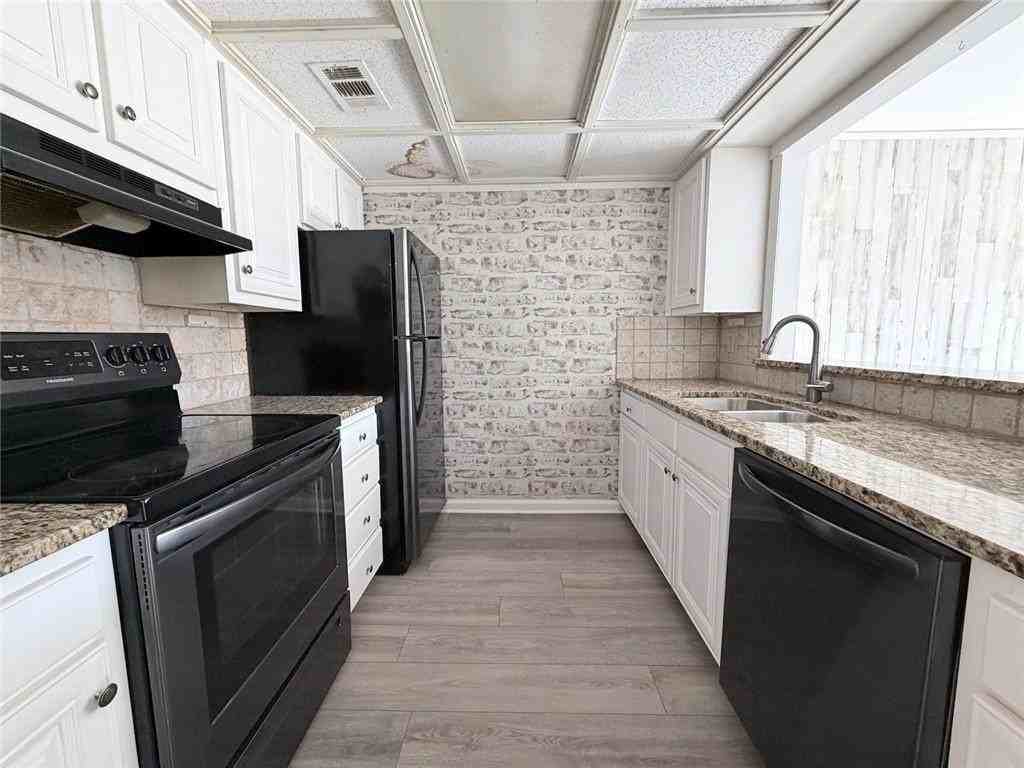 3925 Mountain View Rd #E3 - Photo 4 of 15