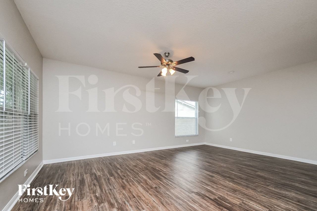 10904 Peppersong Dr - Photo 2 of 16