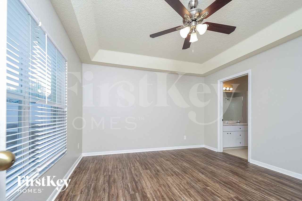 10904 Peppersong Dr - Photo 7 of 16