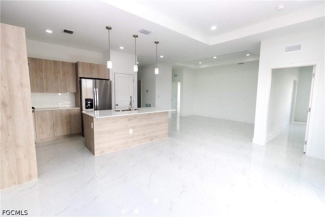731 Bering Ave S - Photo 6 of 32