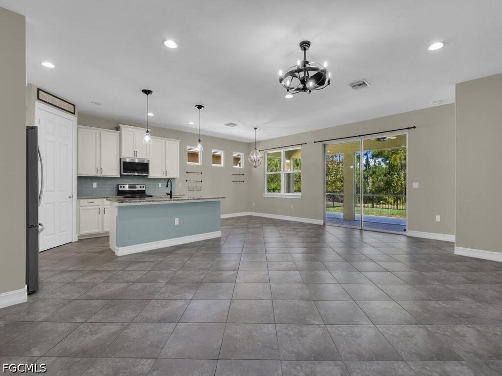 4211 Dutchess Park Rd - Photo 2 of 45