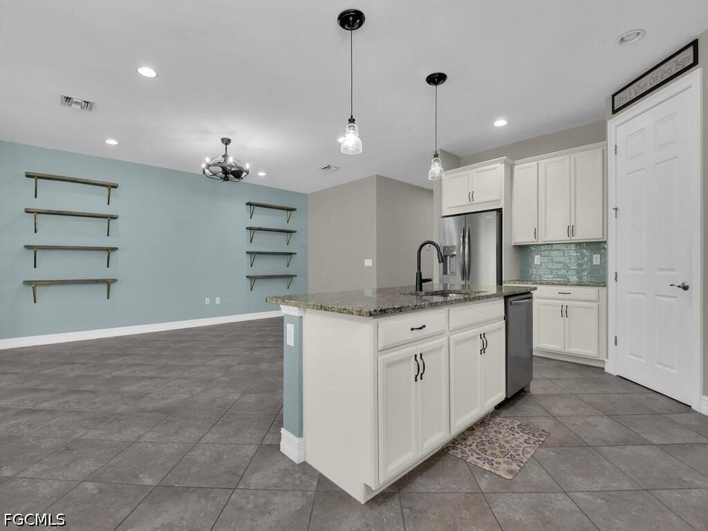4211 Dutchess Park Rd - Photo 7 of 45