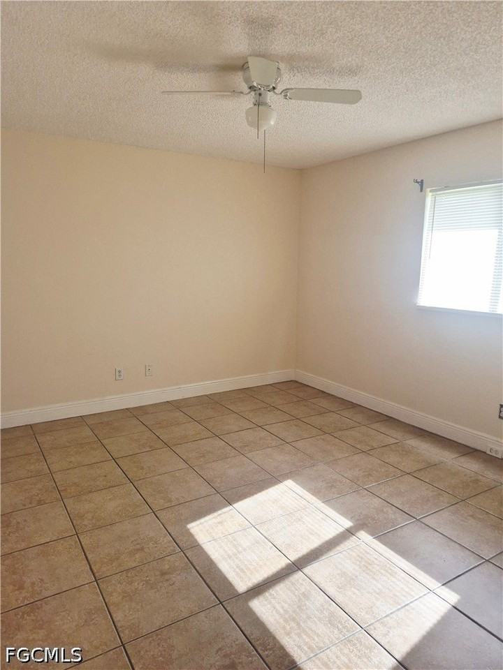 3206 Se Santa Barbara Pl - Photo 4 of 12