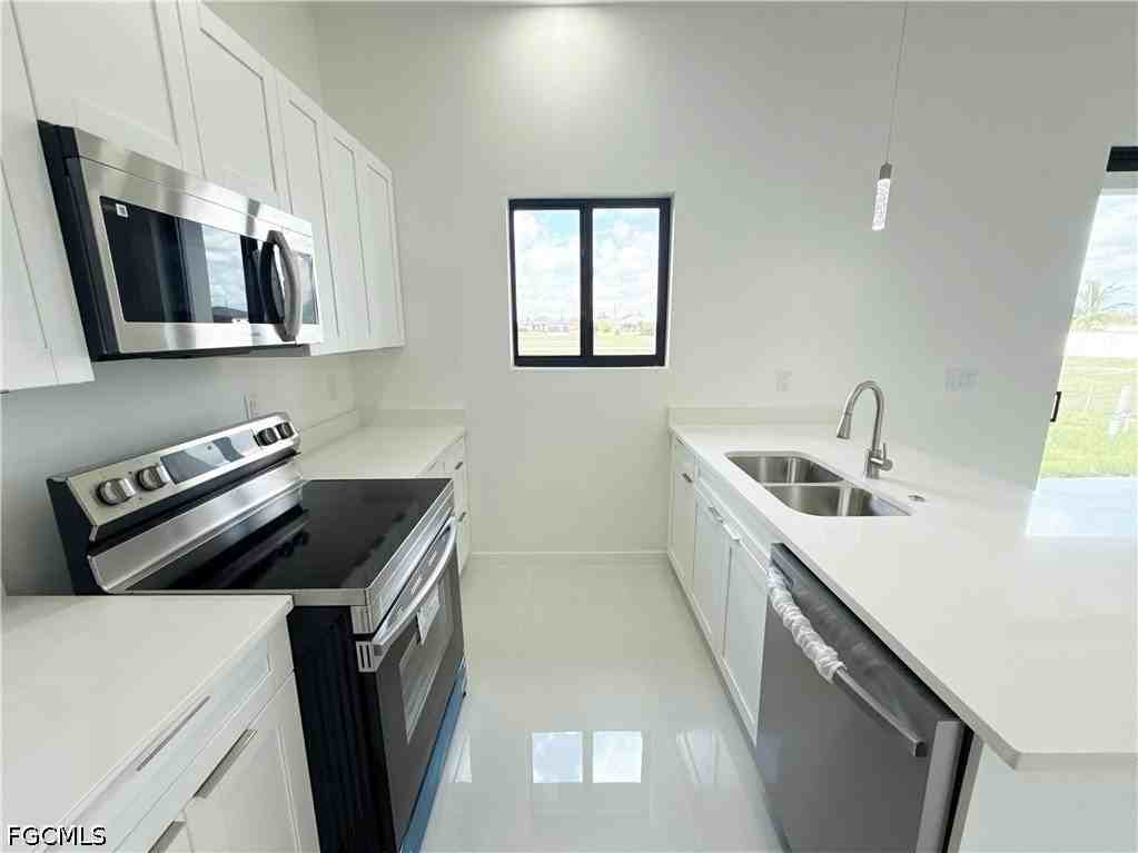 4332 Nw 32nd St - Photo 4 of 48