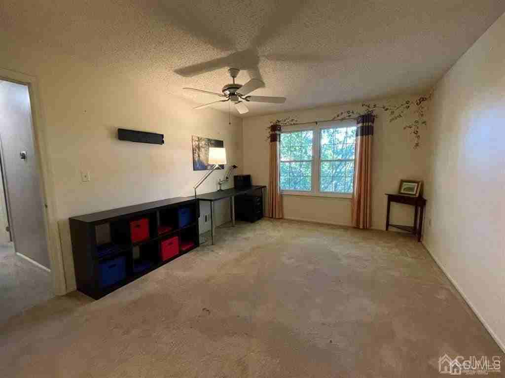 306 Hampshire Ct - Photo 2 of 21