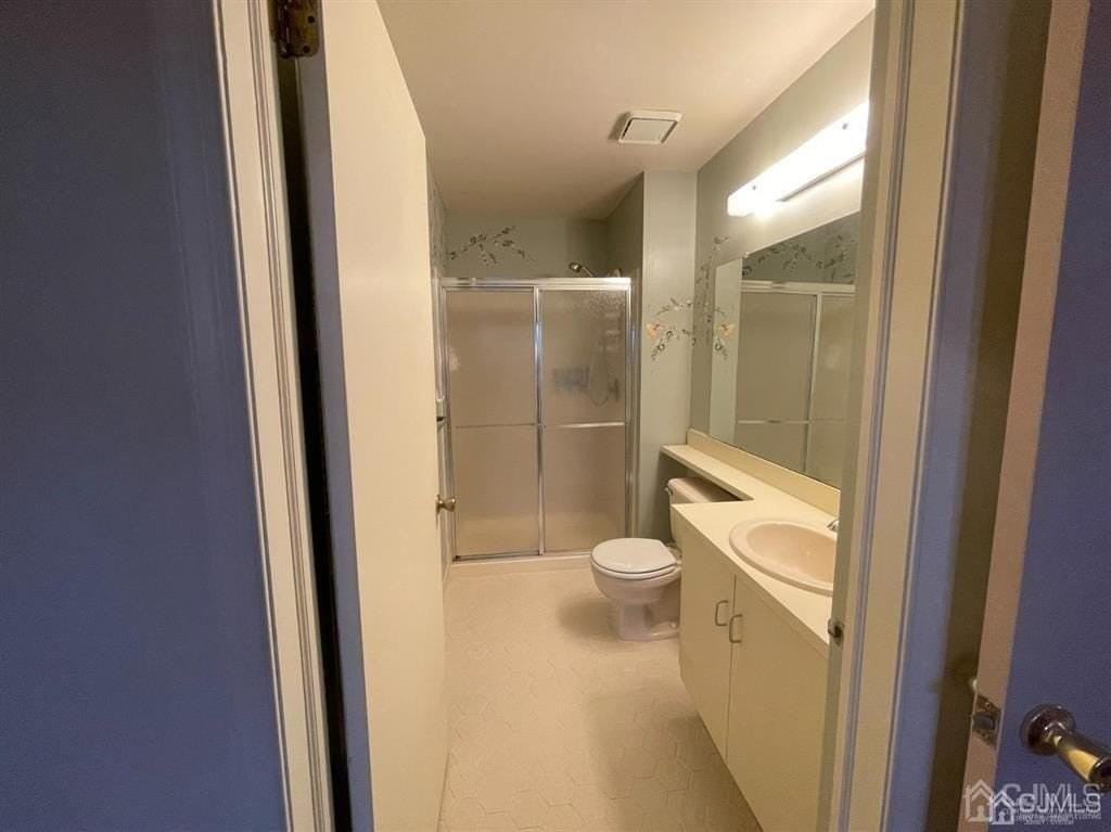 306 Hampshire Ct - Photo 7 of 21