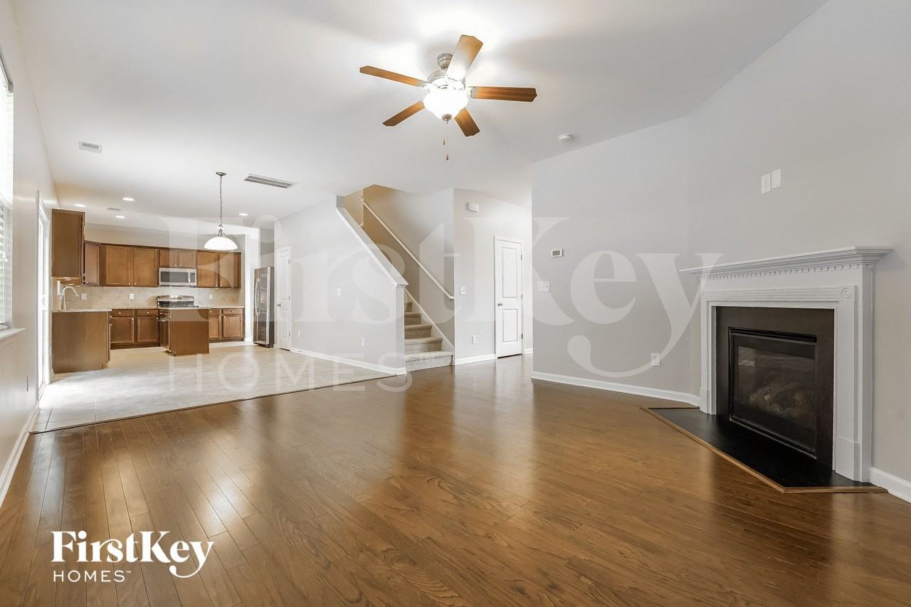 1045 Bald Cypress Dr - Photo 5 of 15